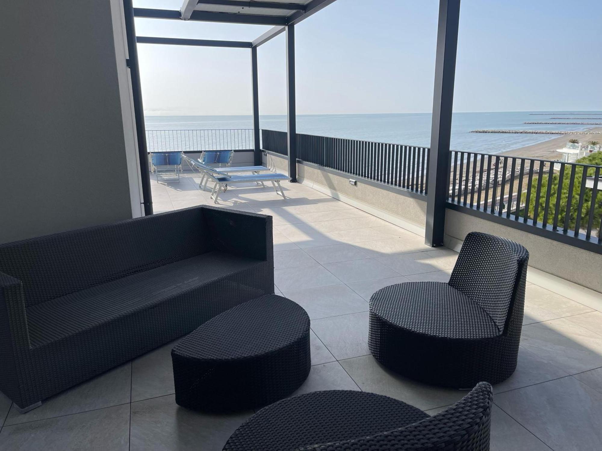 Nuovo Residence Serenissima Frontemare - Agenzia Cocal Caorle Dış mekan fotoğraf