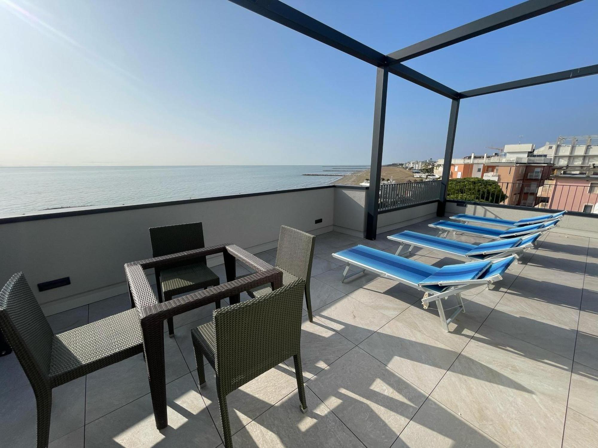 Nuovo Residence Serenissima Frontemare - Agenzia Cocal Caorle Dış mekan fotoğraf